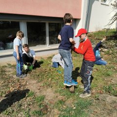 Arbeit im Schulgarten